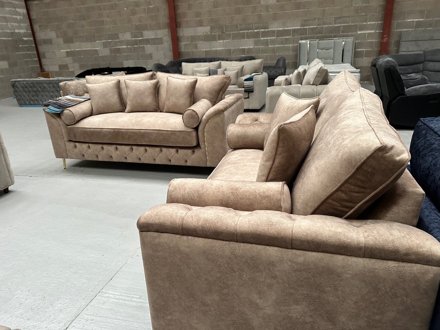 3+2  ROYALE MALIBU  CHESTERFILED SOFA