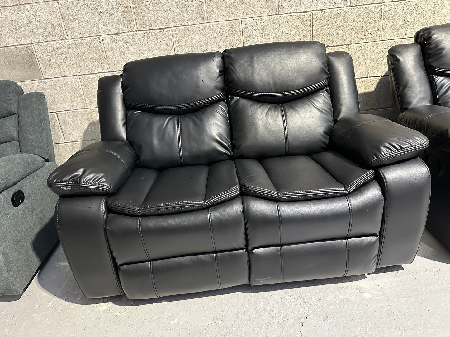 3+2 Highgate Leather Recliner Sofa With Cupholders