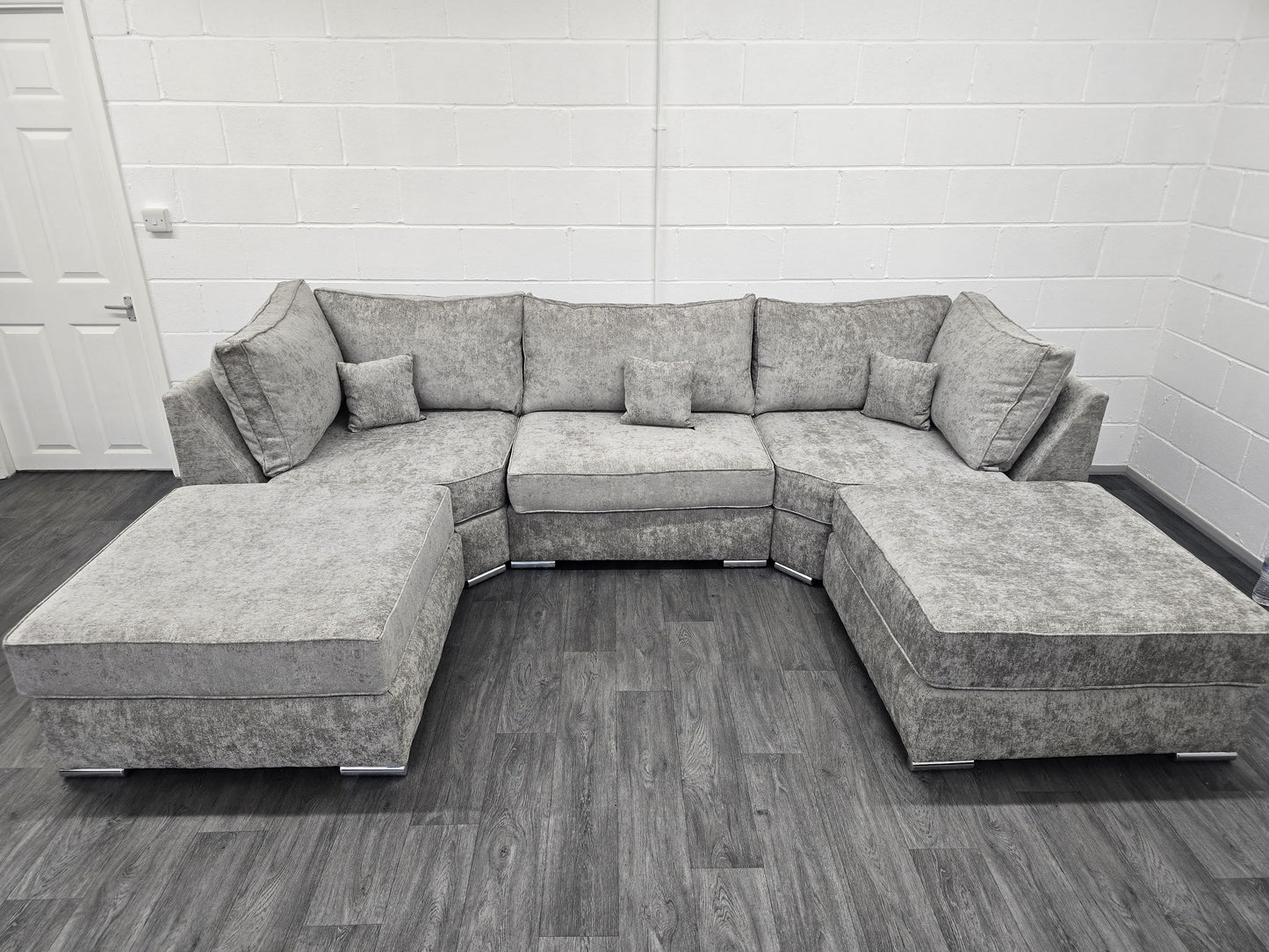 Bishop U-Shape Sofa in Alaska Truffle